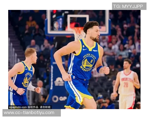 铁观音表现平平克莱全场手感冰凉仅得5分1篮板1助攻